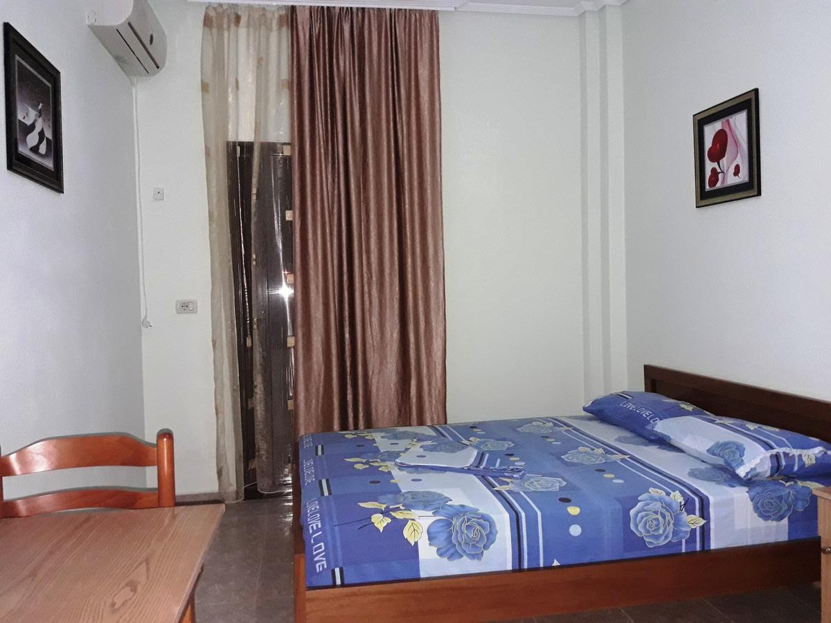 Tani'S Guesthouse Ксамил Екстериор снимка