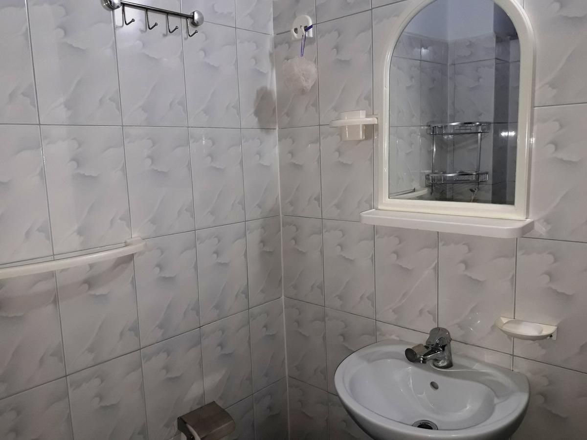 Tani'S Guesthouse Ксамил Екстериор снимка