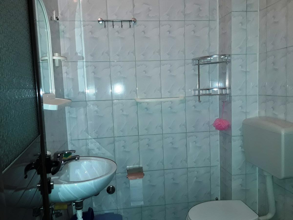Tani'S Guesthouse Ксамил Екстериор снимка