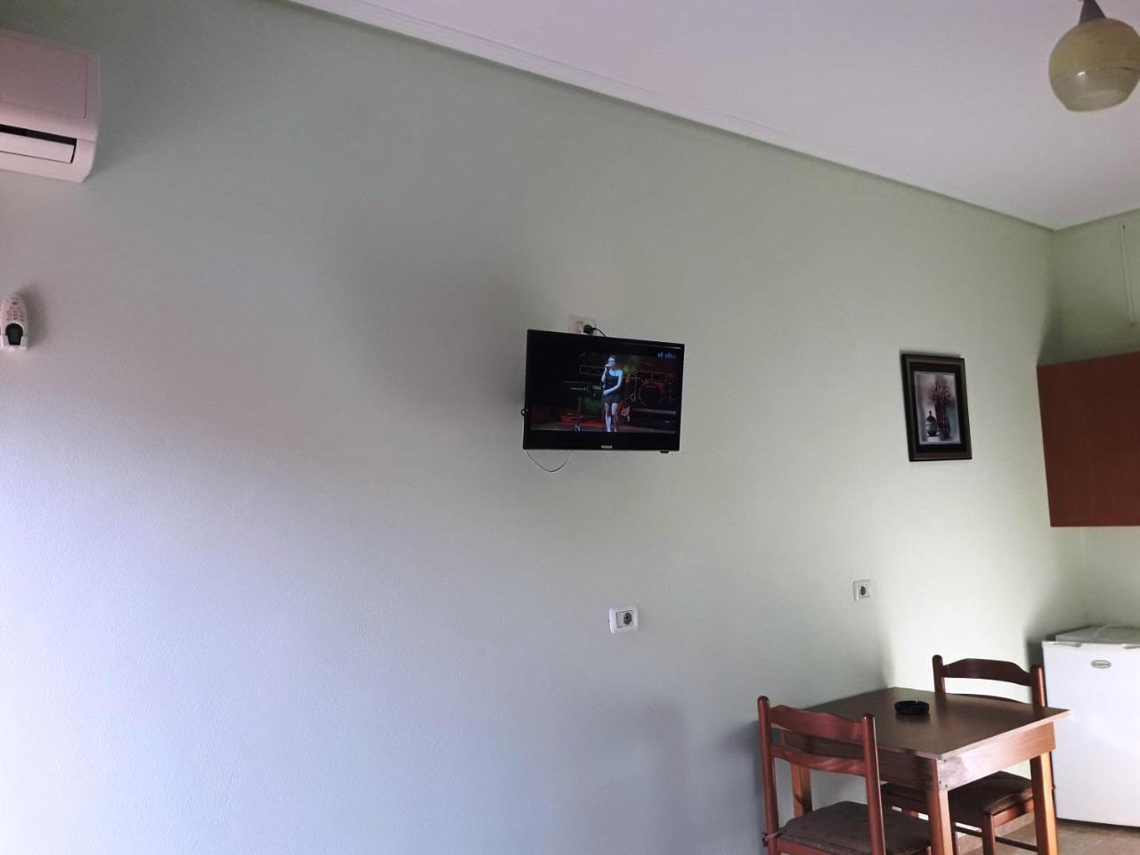 Tani'S Guesthouse Ксамил Екстериор снимка